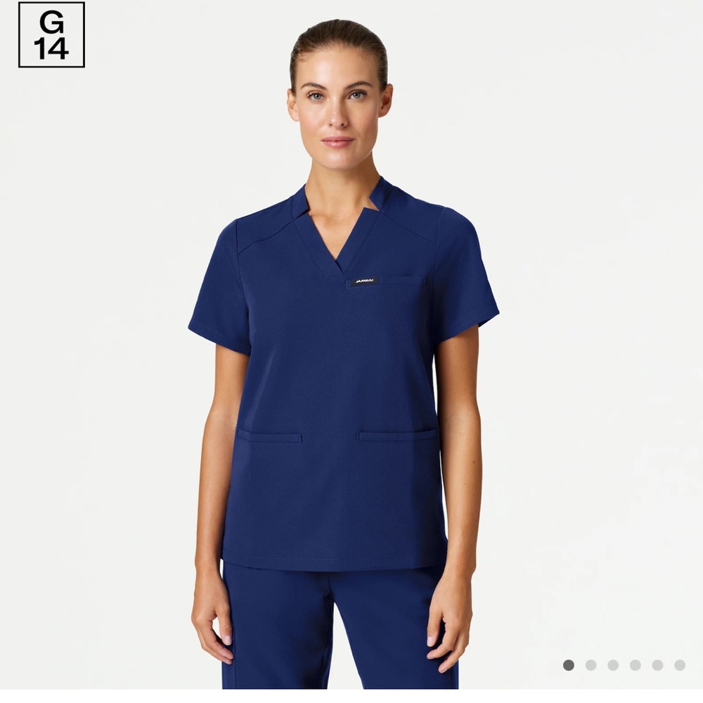 Jaanu 
Helia Classic Scrub Top size small